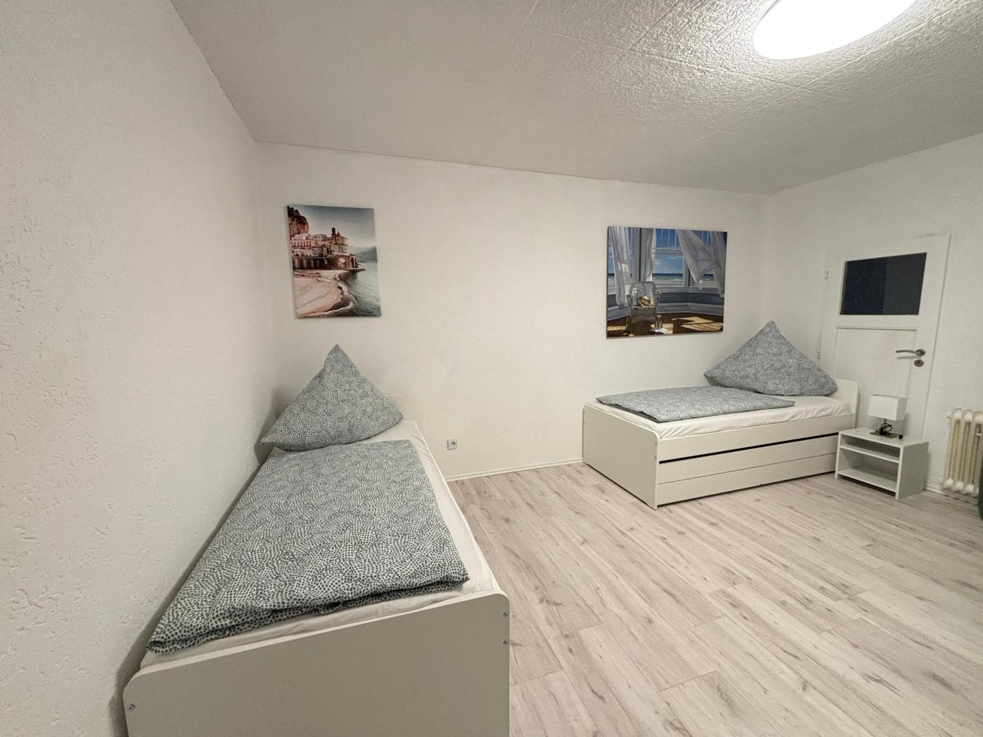 140Qm - 4 Zimmer- Parkplatz - Autobahn - Blauer See - Mallibase Apartments Garbsen Exterior photo